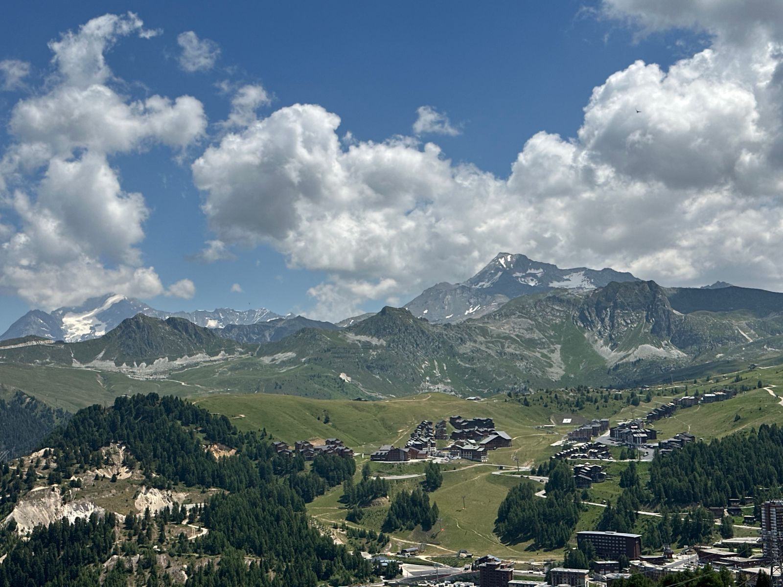 Das grüne Tal und die Wolken